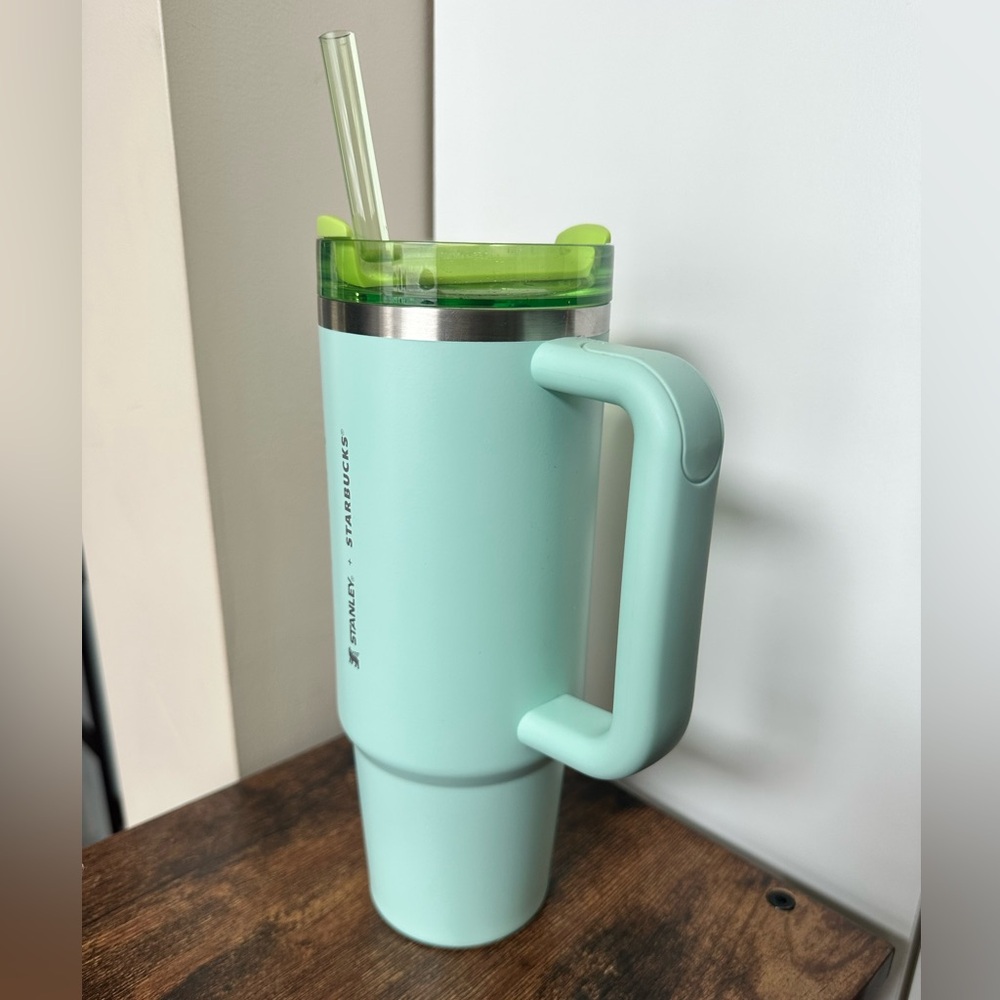 Starbucks x Stanley 30oz Latin America exclusive - Picture 6 of 8